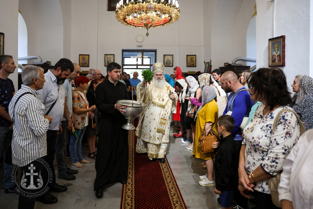 Обновление на храм „Св. Петка Търновска“ в град Балчик и духовно отличие на председателя на храма