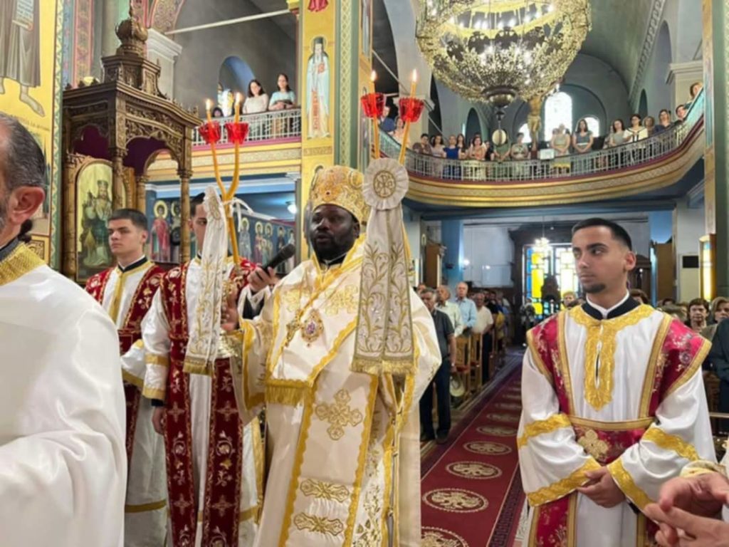 Ο Επίσκοπος Γκούλου Νεκτάριος στον Ιερό Ναό Αγίας Τριάδας Αγρινίου