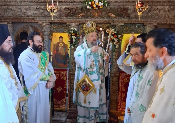 Αρχιερατική Θεία Λειτουργία του Γενεσίου του Τιμίου Προδρόμου στην ομώνυμη ιστορική Ιερά Μονή στο Λιβάδι της Καρυάς Λευκάδος