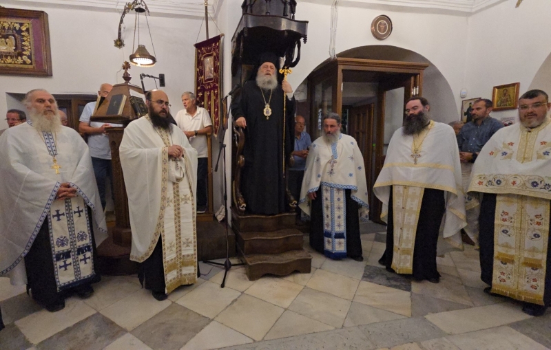 Ο Εσπερινός του Γενεθλίου του Τιμίου Προδρόμου, στο ομώνυμο χωριό της Πάρου