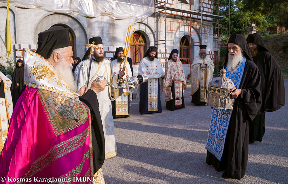 Η Παναγία Δοβρά Βεροίας υποδέχτηκε την Κάρα του Αγίου Σιλουανού (ΦΩΤΟ & ΒΙΝΤΕΟ)