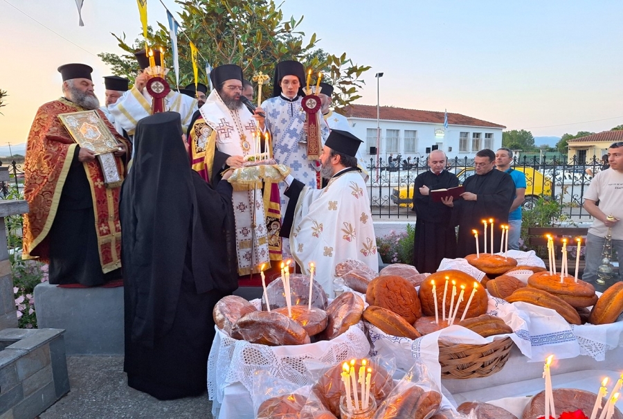 Ο Μητροπολίητς Μαρωνείας για τη σημασία της έλευσης του Αγίου Πνεύματος μέσα στην ζωή της Εκκλησίας