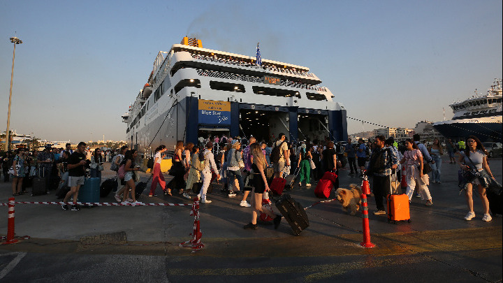 Κανονικά τα ακτοπλοϊκά δρομολόγια από Πειραιά, Ραφήνα και Λαύριο μετά τη βελτίωση του καιρού