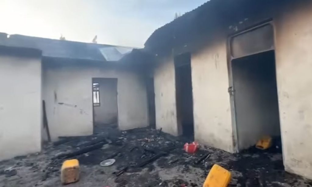 Έκαψαν το ιατρείο που ήταν έτοιμο να λειτουργήσει στην εμπόλεμη Επισκοπή Γκόμας