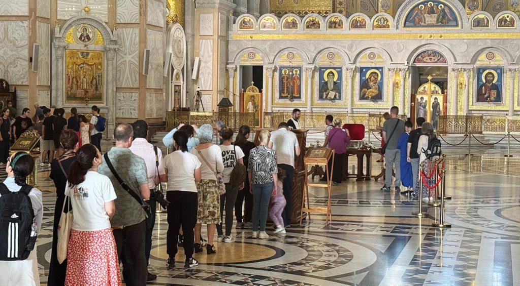 Βελιγράδι: Χιλιάδες πιστοί συρρέουν για να προσκυνήσουν την Τιμία Χείρα του Αγίου Σάββα