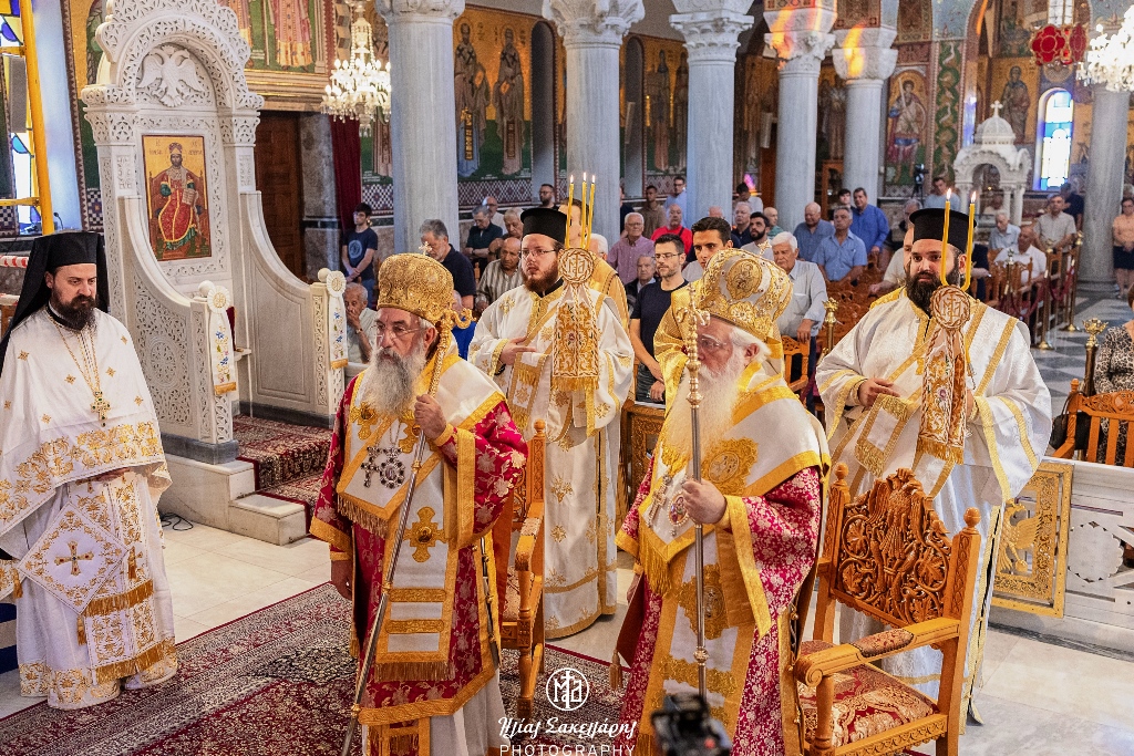 Λαμπρό συλλείτουργο Αρχιεπισκόπου Κρήτης και Μητροπολίτου Δημητριάδος στον Βόλο