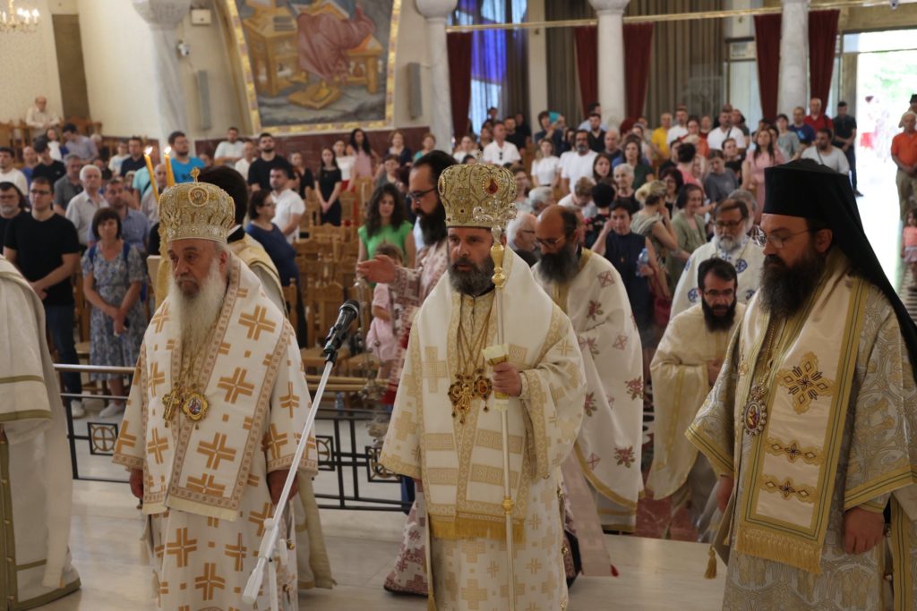 Κυριακή της Πεντηκοστής στον Καθεδρικό Ναό της Αναστάσεως του Χριστού στα Τίρανα