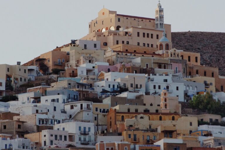 Η Σύρος ανάμεσα στους έξι σημαντικότερους διεθνείς πολιτιστικούς προορισμούς της Ευρώπης για το 2025