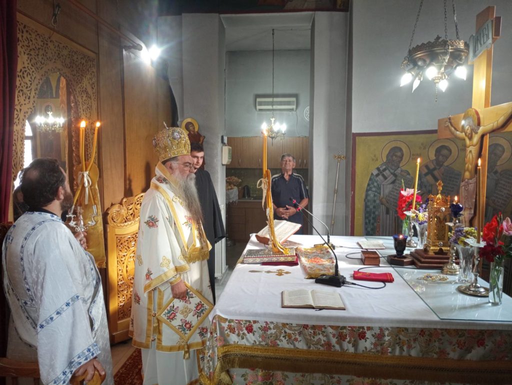 Ο Επίσκοπος Αλμωπίας στον Ιερό Ναό Αναλήψεως στο Θεοδωράκι