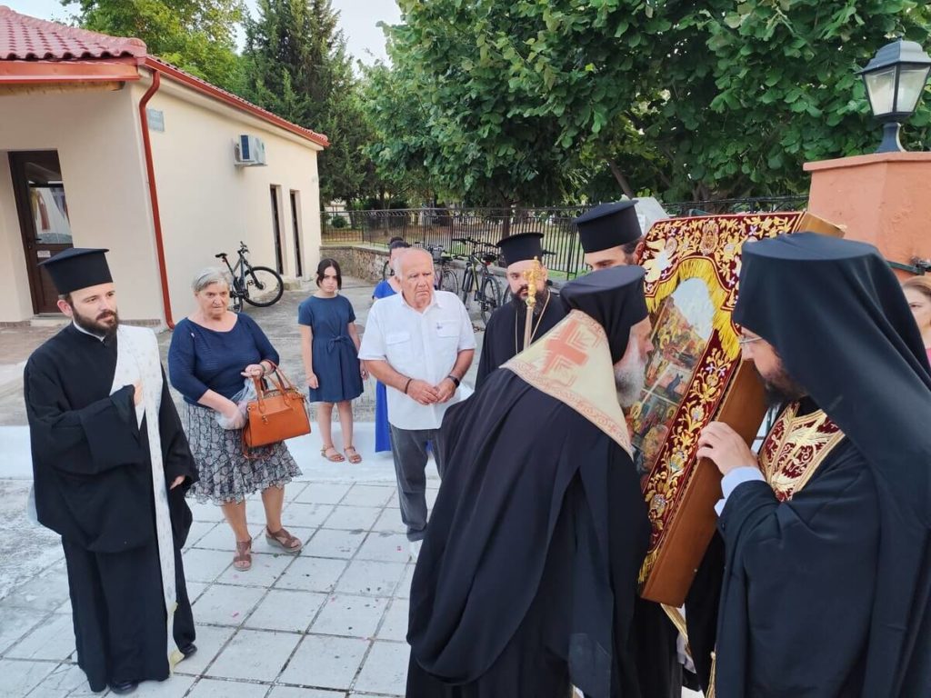 Πανηγυρική υποδοχή της θαυματουργού δίζωνης εικόνας της Παναγίας στον Ι.Ν. Αγίας Παρασκευής Καρδίτσης