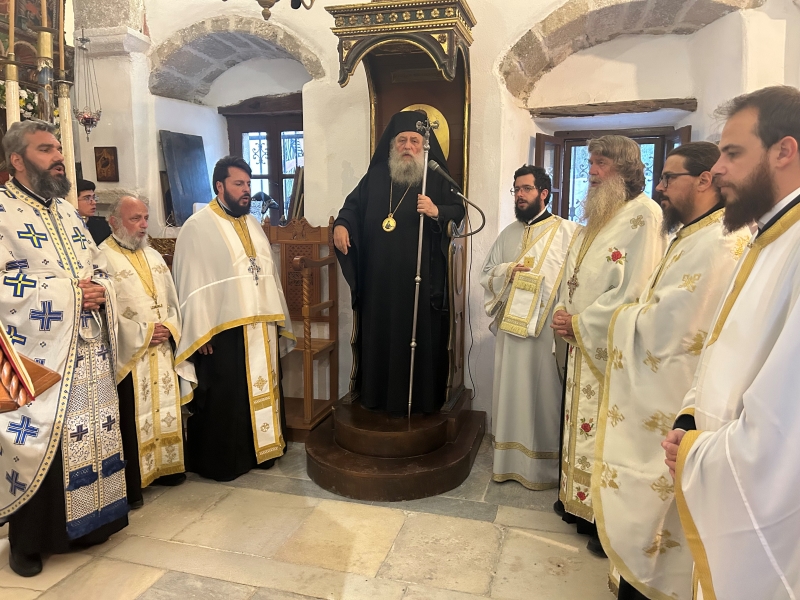 Έναρξη “Νικοδημείων 2025” – Πανηγυρικός Εσπερινός Αγίας Κυριακής στη Νάξο