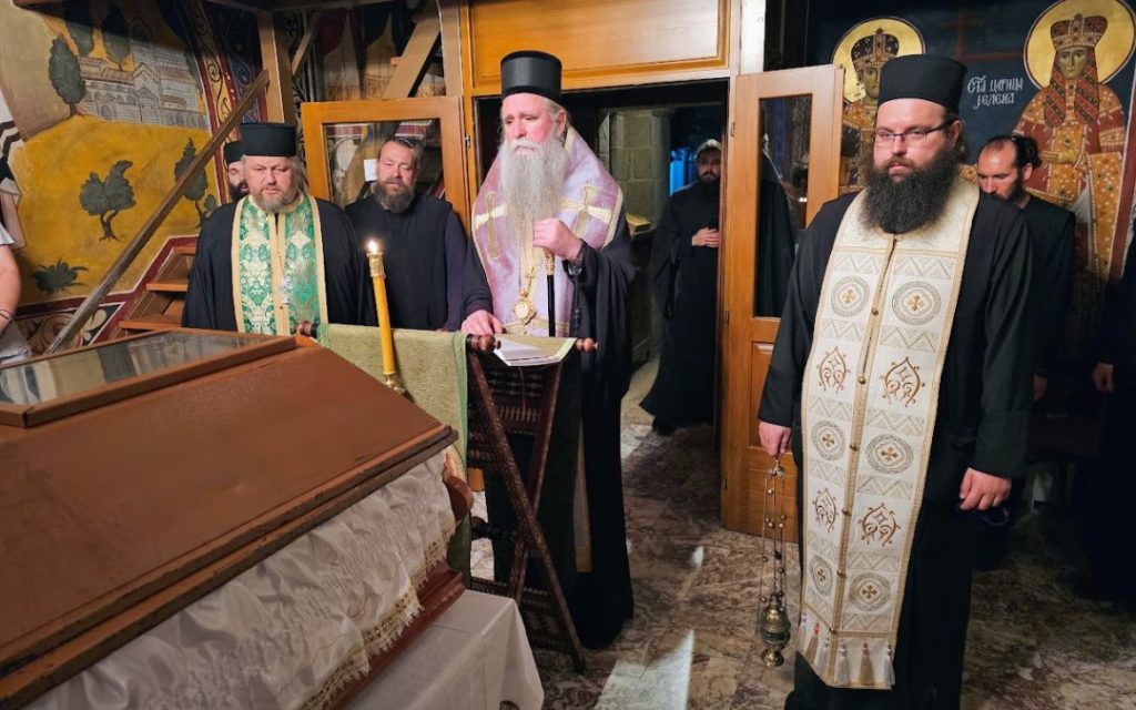 Митрополит Јоаникије у Острогу служио помен новопрестављеном монаху Науму (Петровићу)