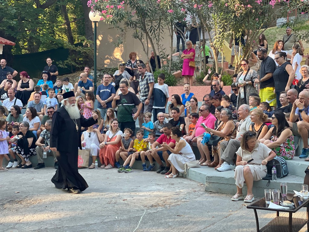 Δημητριάδος Ιγνάτιος σε κατασκηνώτριες: «Όποιος πιστεύει και αγαπά, θαυματουργεί!»