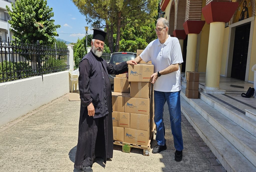 Διανομή τροφίμων από την Ιερά Μητρόπολη Μαρωνείας και Κομοτηνής