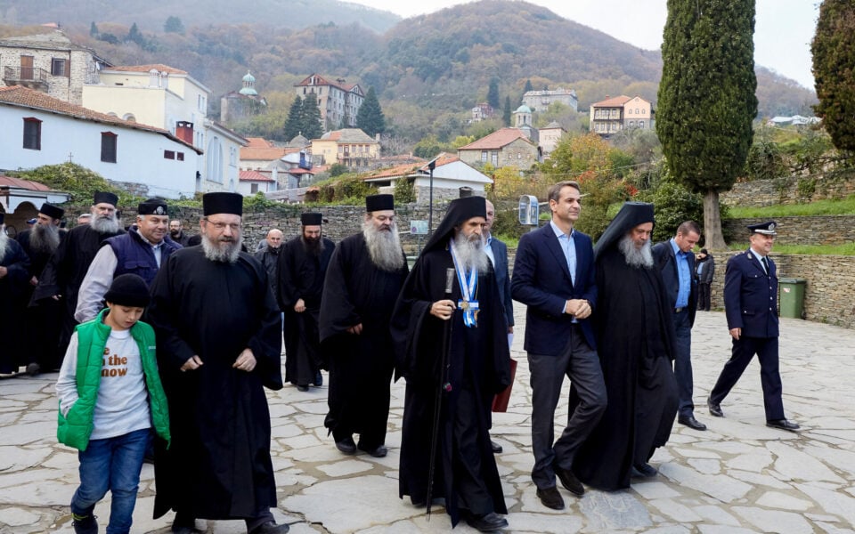 Mitsotakis to make official visit to Mount Athos