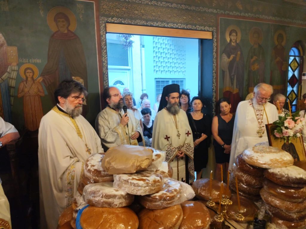 Ευλαβικός αίνος για την Αγιομάρτυρα της ορθοδοξίας μας Αγία Παρασκευή, στον ομώνυμο ναό της στα Πατήσια