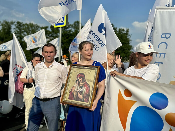 All-Russian family parade unites hundreds of thousands of Russians in over 150 cities