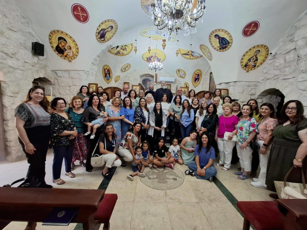 أخويّةُ السّيّداتِ في كنيسةِ القدّيسَيْن قسطنطين وهيلانة / مرج الحمام تزورُ مدينةَ الفحيص