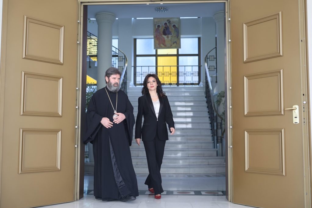 Kryetarja e Kuvendit, znj. Elisa Spiropali, u takua me Fortlumturinë  e Tij, Kryepeshkopin  e Tiranës, Durrësit dhe gjithë Shqipërisë, Imzot Joan Pelushi