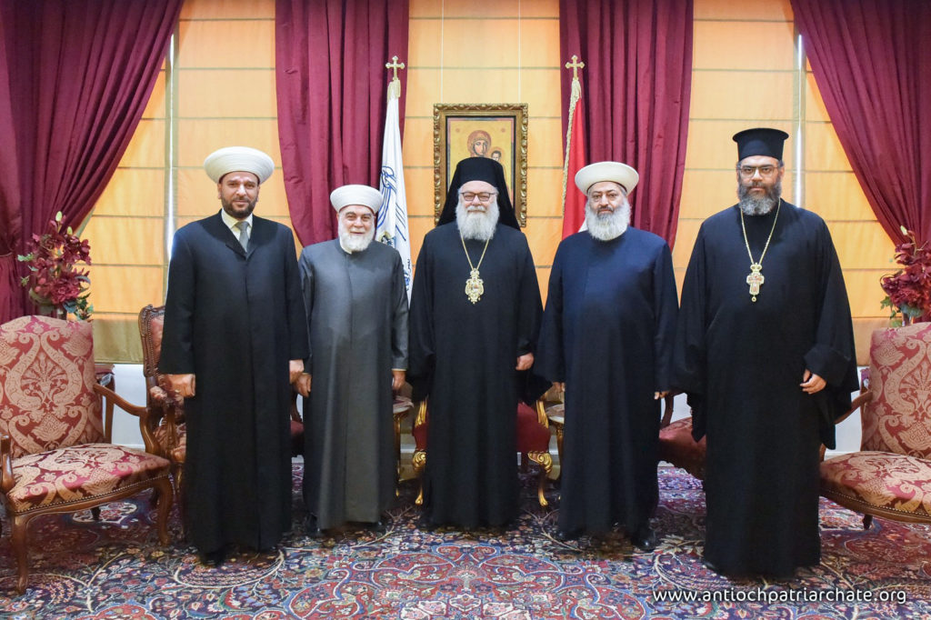 وفد دار الفتوى اللبنانيّة معزياً البطريرك يوحنّا العاشر: “نقف إلى جانبكم ونستنكر جريمة كنيسة مار الياس دويلعة”