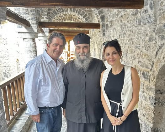 Μια ξεχωριστή επίσκεψη: Ο Γιώργος Τσιάκκας και η Χριστίνα Παυλίδου στην Ι.Μ. Αγίου Διονυσίου εν Ολύμπω