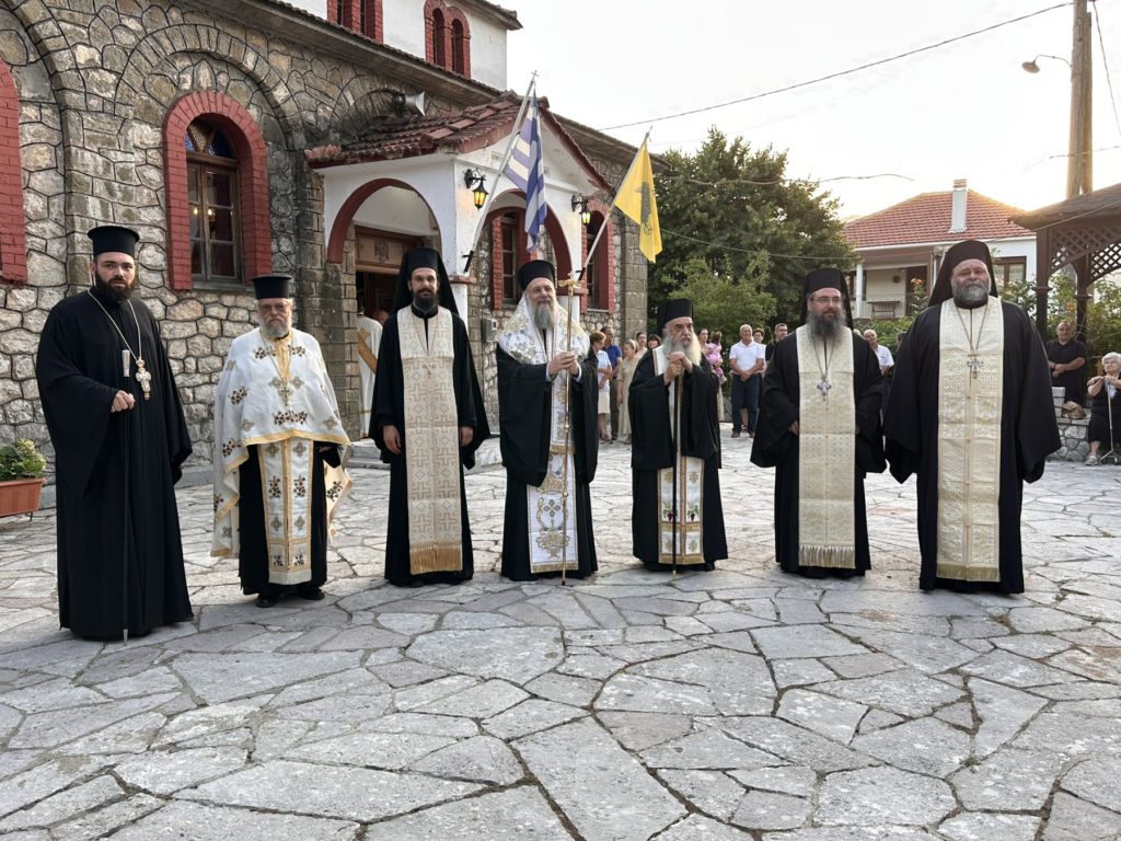 Με λαμπρότητα η υποδοχή Αντιγράφου Ιεράς Εικόνος Παναγίας Ελεούσης στην Ελάτη Τρικάλων