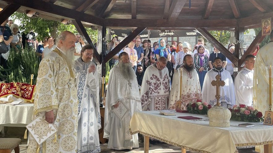 Митрополит Теодосије у Зочишту на слави