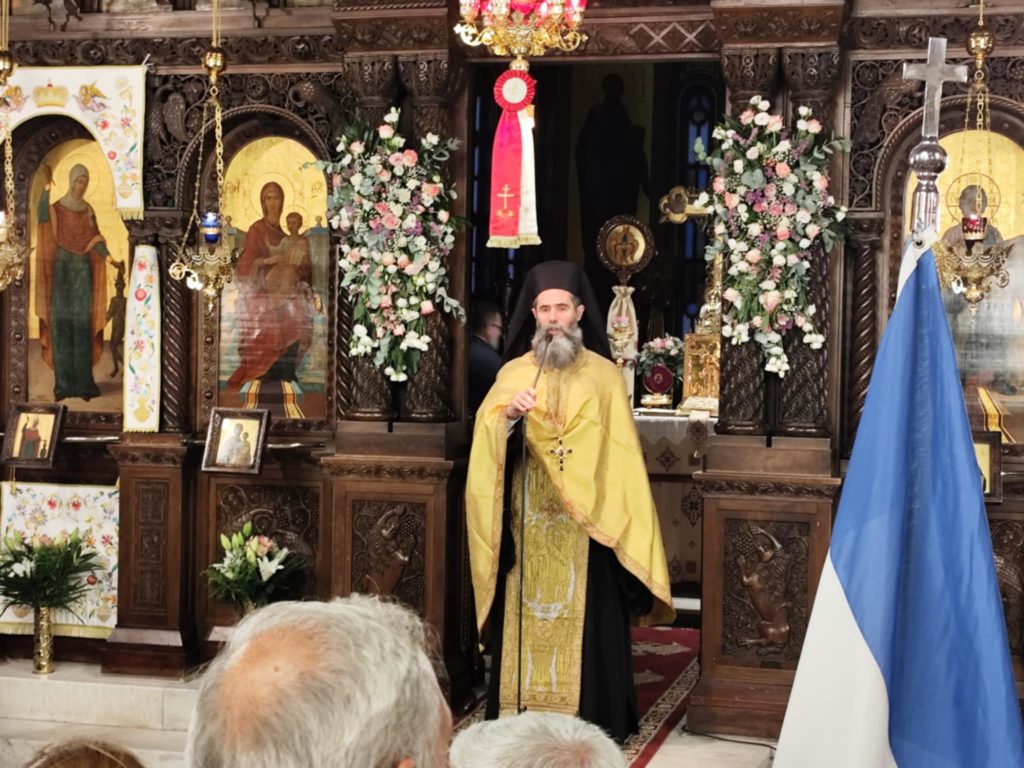 Ευλαβική προσευχή για την καλλιπαρθένο Μαρίνα, στον ομώνυμο ναό Αγίας Μαρίνης Θησείου