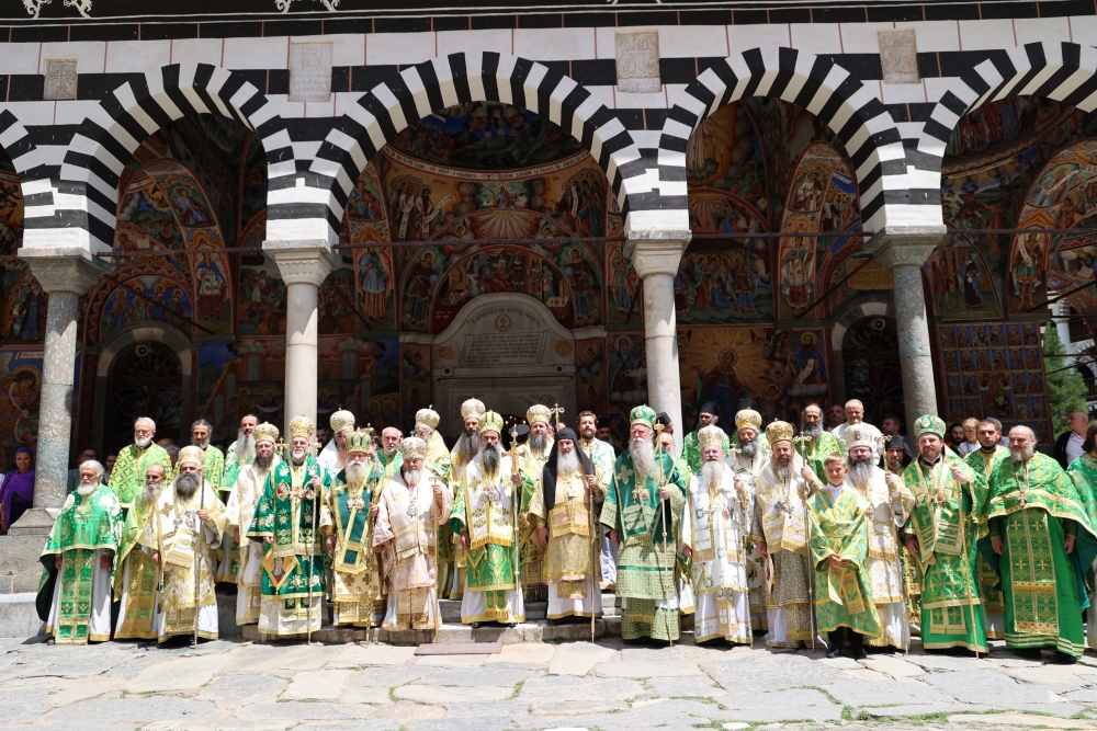 Митрополит Јоаникије на свечаностима поводом празника Преподобног Јована Рилског служио у Бугарској