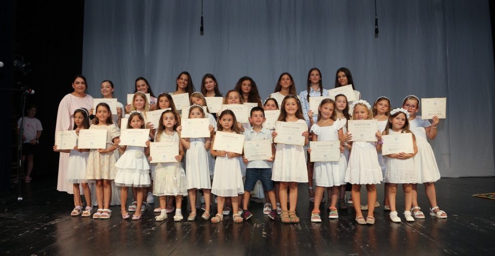 Уручена свједочанства полазницима школе ”Преподобна Касија Констатинопољска” из Херцег Новог