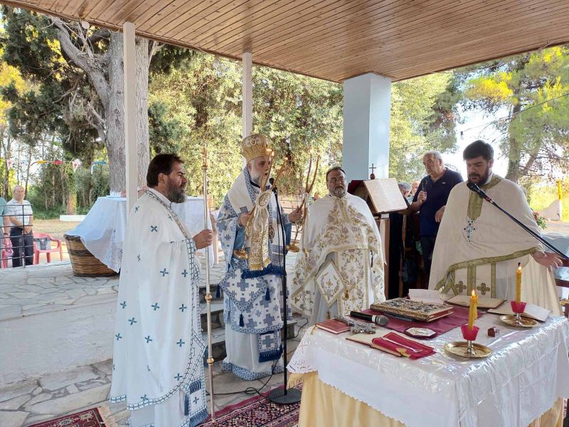 Ο Επίσκοπος Σκοπέλου στη Βόρειο Εύβοια