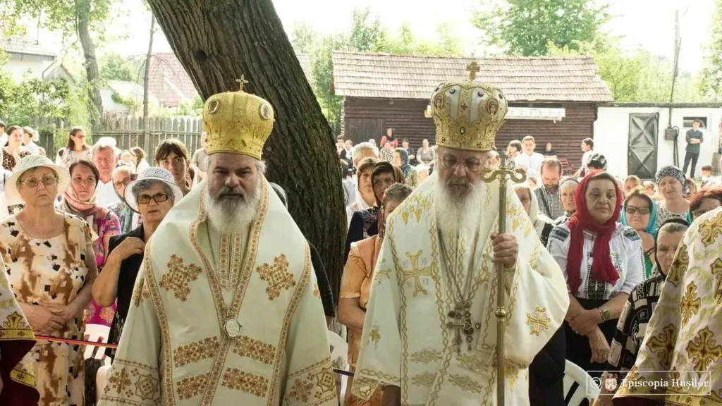 IPS Serafim și PS Ignatie au oferit ajutoare copiilor aflați în risc de abandon școlar din Vaslui