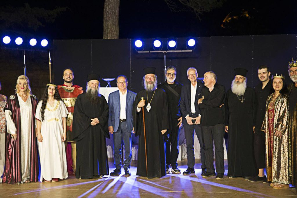 Με επιτυχία η θεατρική παράσταση “Αϊ-Γιώργης” από τη θεατρική ομάδα της Μητροπόλεως Ρεθύμνης