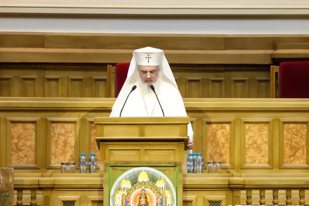 Patriarhul Daniel: Misiunea absolvenților de Teologie este slujirea continuă a lui Dumnezeu și a semenilor