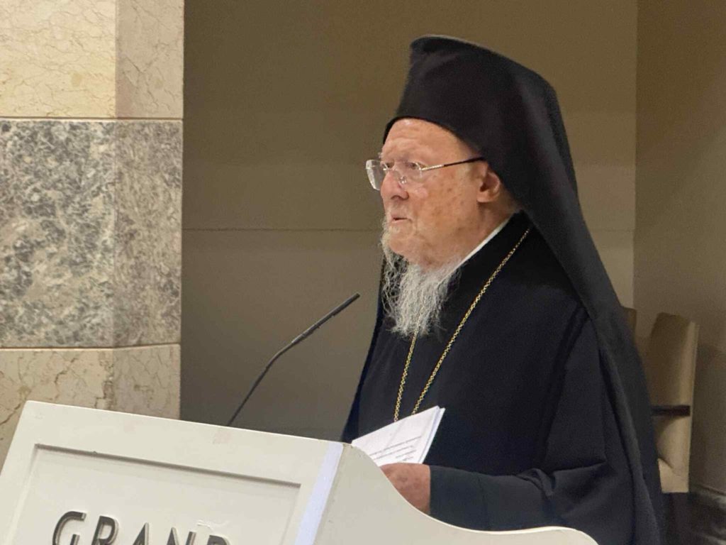 Ο Οικουμενικός Πατριάρχης Βαρθολομαίος για τις ηθικές προεκτάσεις της παγκόσμιας κρίσης χρέους και της Τεχνητής Νοημοσύνης