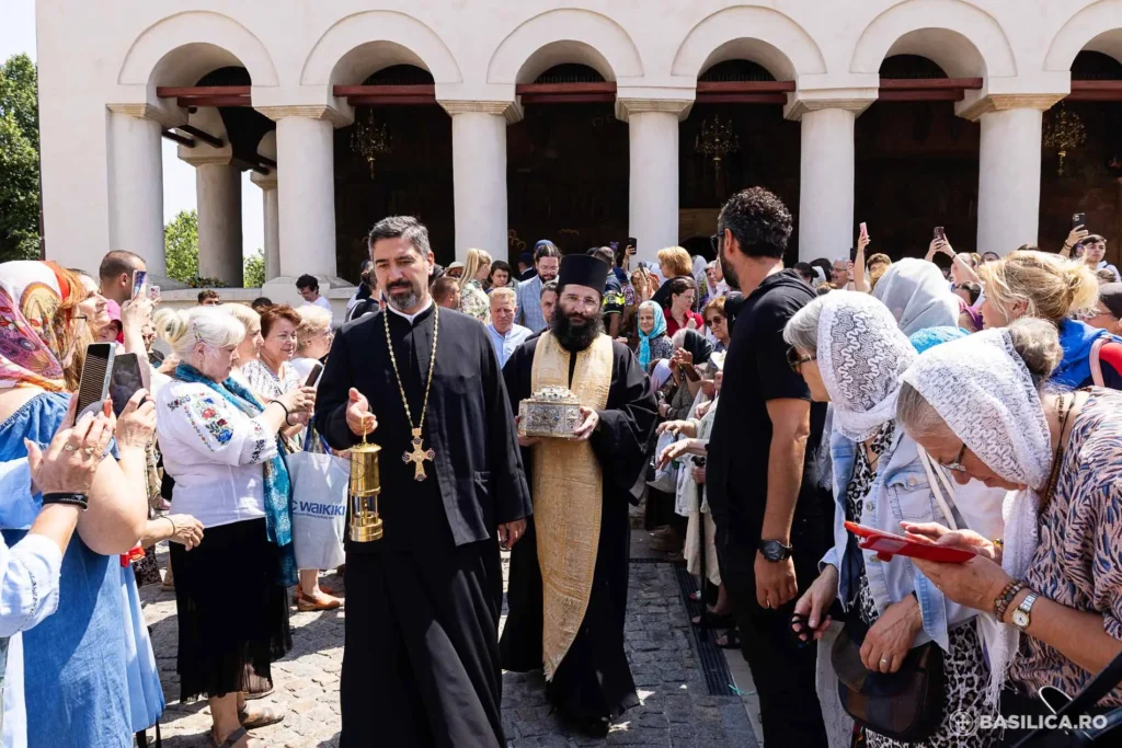 S-a încheiat pelerinajul: peste 60.000 de persoane s-au închinat la Cinstitul Cap al Sfântului Ioan Gură de Aur