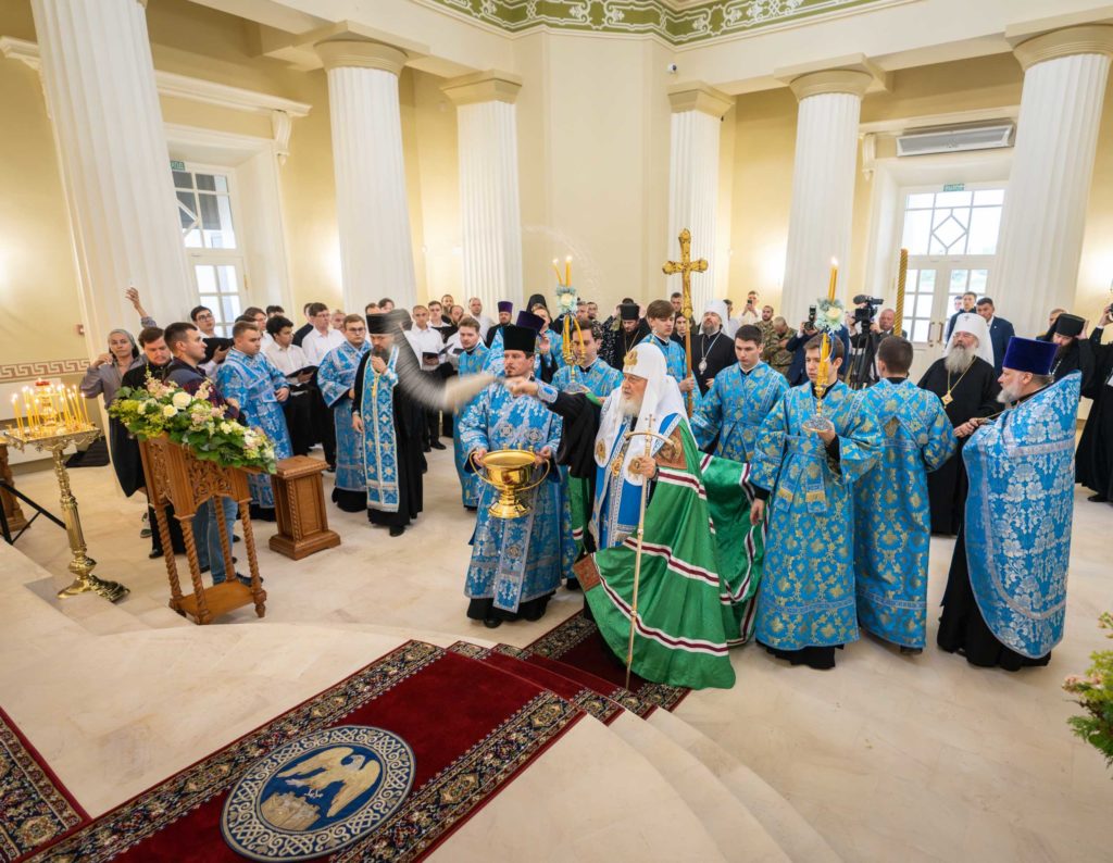Святейший Патриарх Кирилл совершил освящение храма-памятника павшим воинам в честь Нерукотворного Образа Спасителя в Казани