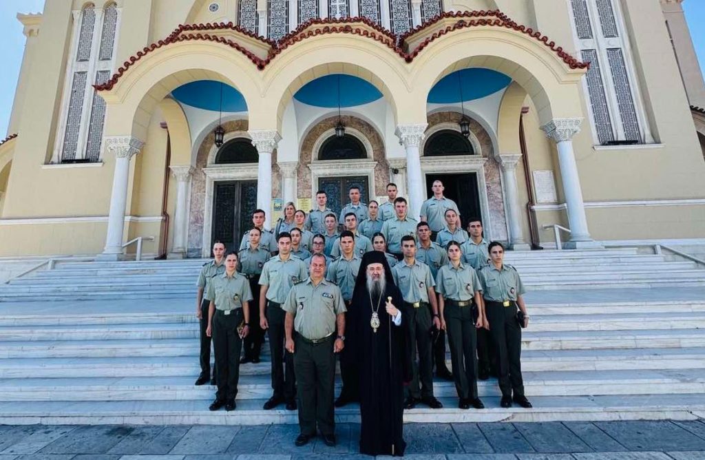 Ανθυπολοχαγοί απόφοιτοι της ΣΣΕ τάξεως 2025 στον Ιερό Ναό του Αποστόλου Ανδρέου Πατρών