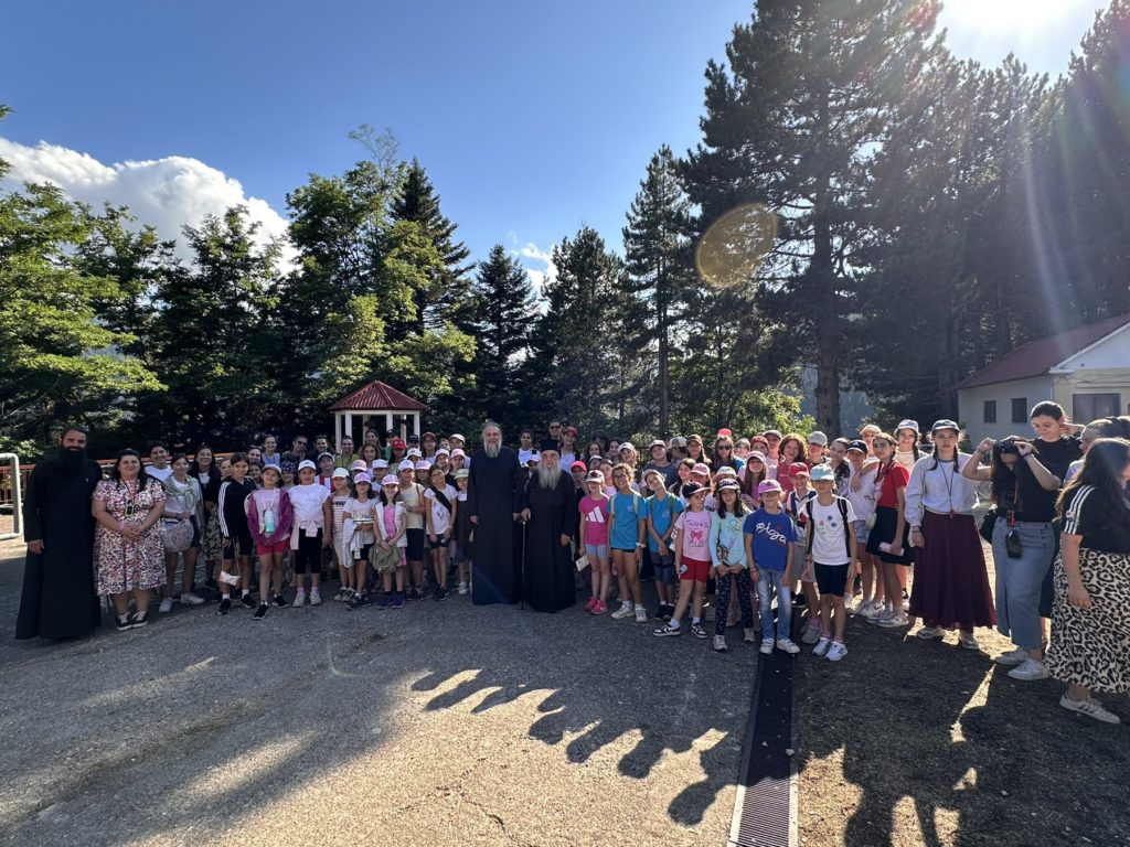 Εορταστική εκδήλωση λήξης δεύτερης κατασκηνωτικής περιόδου θηλέων στις κατασκηνώσεις της Μητροπόλεως Τρίκκης