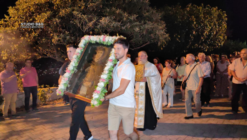 Εσπερινός και λιτάνευση της εικόνας της Αγίας Παρασκευής στους πρόποδες του Παλαμηδίου
