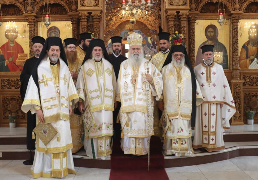 Ο Αρχιεπίσκοπος Κύπρου Γεώργιος στην ελληνική κοινότητα του Αγίου Παντελεήμονος Harrow στο Λονδίνο