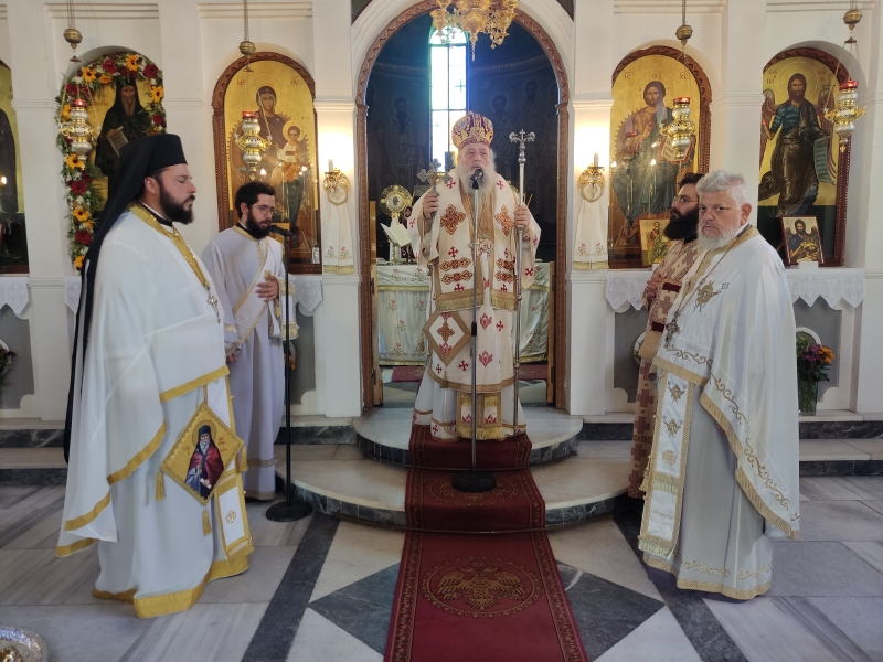 Αρχιερατική Θεία Λειτουργία στο Γλινάδο της Νάξου