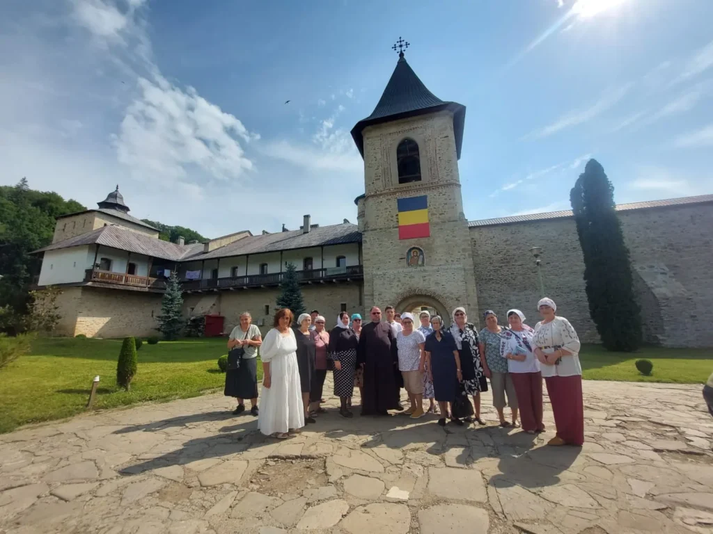 Pelerini din Episcopia Basarabiei de Sud au vizitat vetrele credinței din județul Neamț