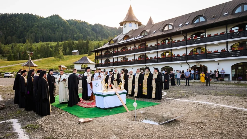 Viitoarea biserică a Schitului Valea Seacă este pusă sub ocrotirea Sf. Elisabeta de la Pasărea