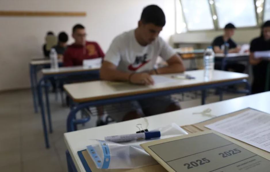Πανελλαδικές Εξετάσεις 2025:  Ανέβηκαν οι βάσεις στο 61,5% των τμημάτων των ΑΕΙ