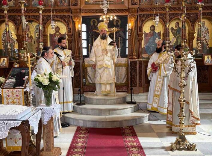 Πενταετές μνημόσυνο μακαριστού Γέροντος Χρυσοστόμου Δρόσου στο Εμπορείο Θήρας