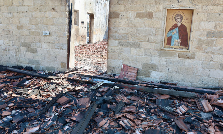 Κάηκε η εκκλησία του Αγίου Ιωάννη του Ρώσου στο Βουνί (BINTEO)