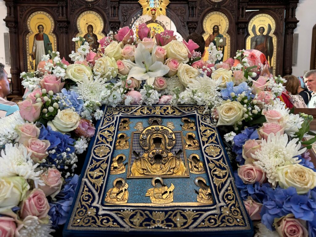 Состоялось принесение Курской Коренной иконы Божией Матери «Знамение» в Воскресенский собор Берлина