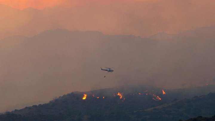 Δύο νεκροί και 10 τραυματίες από μεγάλη πυρκαγιά στην Κύπρο, βόρεια της Λεμεσού