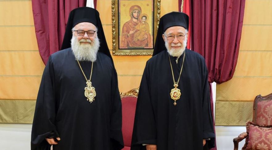 المطران الياس عودة معزياً البطريرك يوحنا العاشر بشهداء كنيسة مار الياس دويلعة-دمشق: “زيارتي هي لتقديم التعزية بإخوة لنا شهداء جريمةٍ مرفوضةٍ ومدانةٍ”